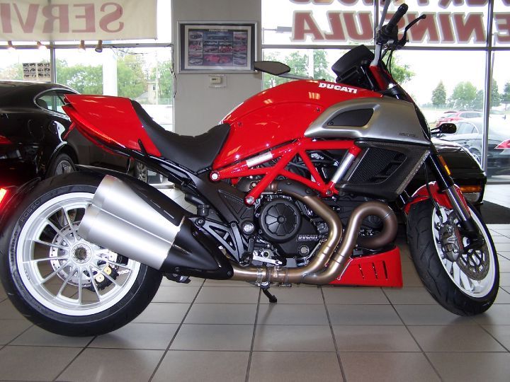 2013 Ducati Diavel Corse Stripe